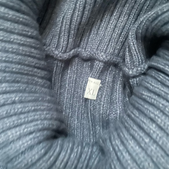 Oversized Turtleneck Sweater Dress - Picture 5 of 8